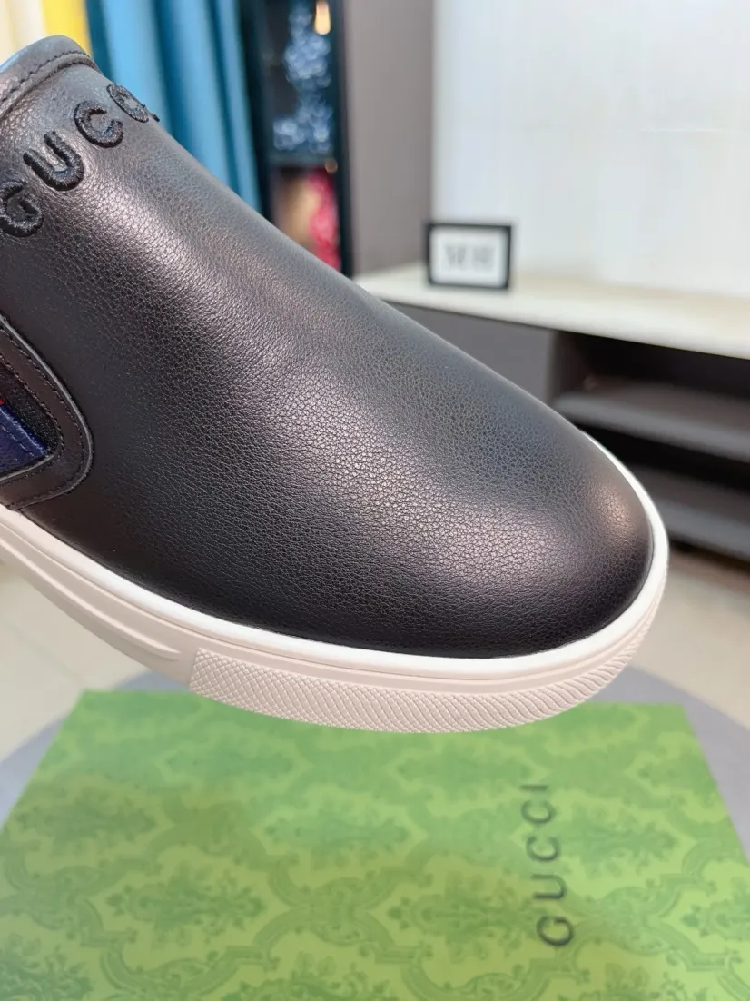 Men's shoes 💰458🌹🌹GUCCI [Gucci] New high-end brand of men's shoes, the latest fashionable casual men's shoes, trendy and versatile, relaxed and sporty style, uppers imported from Italy, first-layer cowhide, genuine leather lining, and ultra-fine workmanship. Original personalized fashionable rubber wear-resistant outsole, light and comfortable on the foot, size 38-44